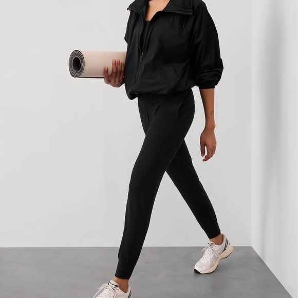 Athleta Black High-Waisted Salutation Joggers in Powervita - Picture 3 of 15